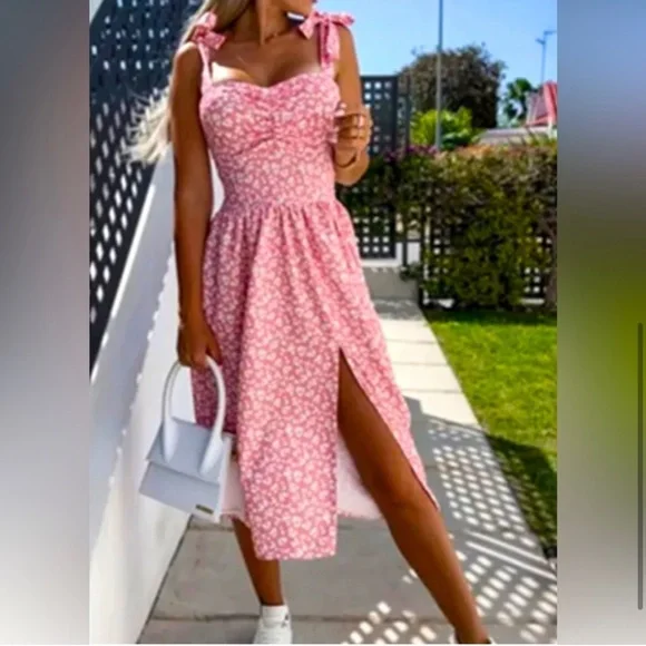 New New Women’s Slit Front Ruched Dress  Floral Print Midi Dress Sz Small - Picture 3 of 4